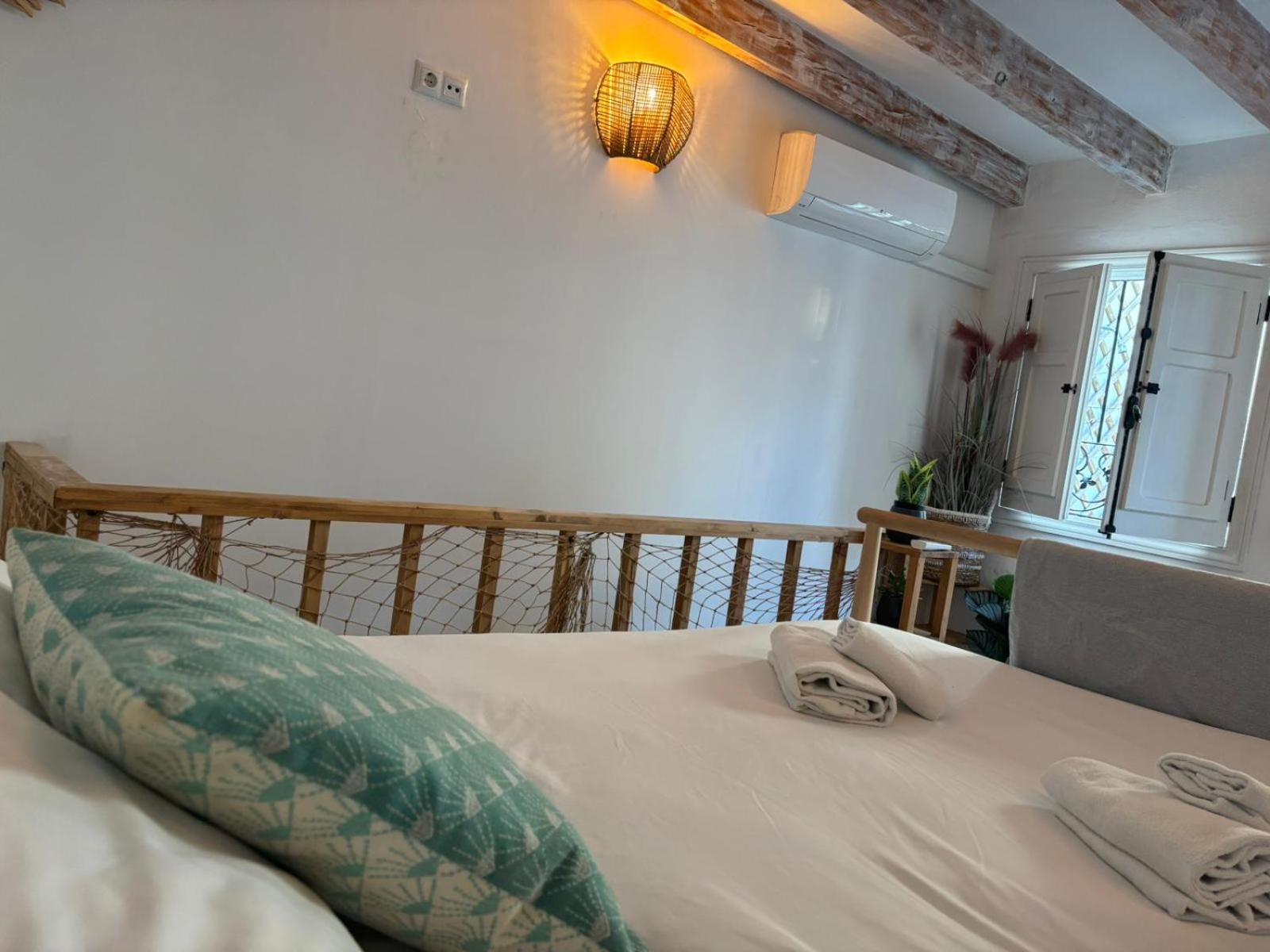 Private Terrace-Romantic-Sea, Castle Views-Central Аликанте Екстериор снимка
