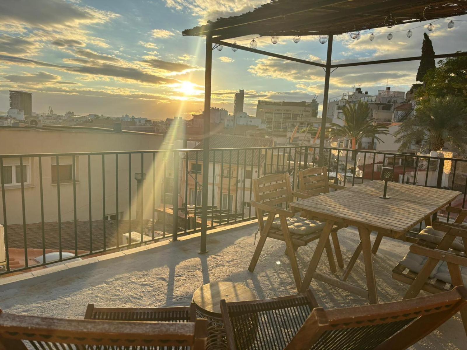 Private Terrace-Romantic-Sea, Castle Views-Central Аликанте Екстериор снимка
